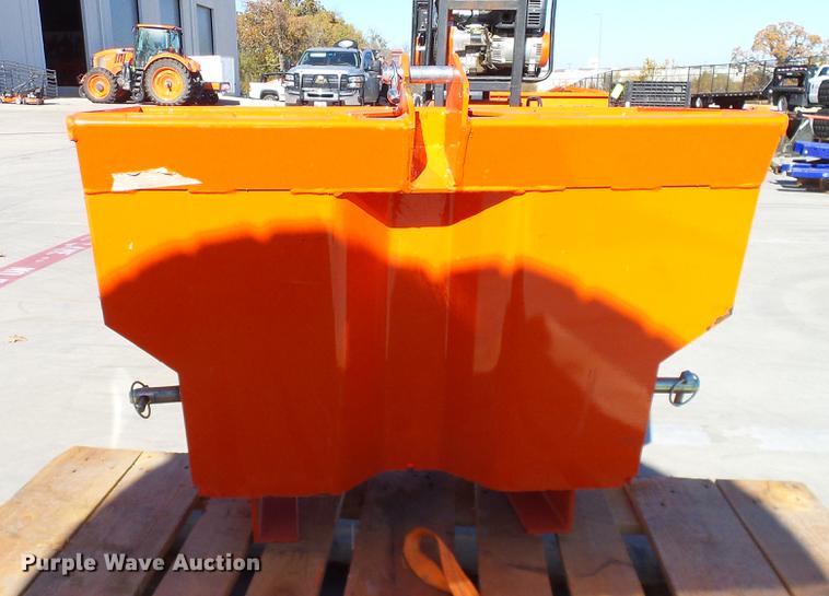 Kubota B8160 ballast box in Grapevine, TX Item AZ9256 sold Purple Wave