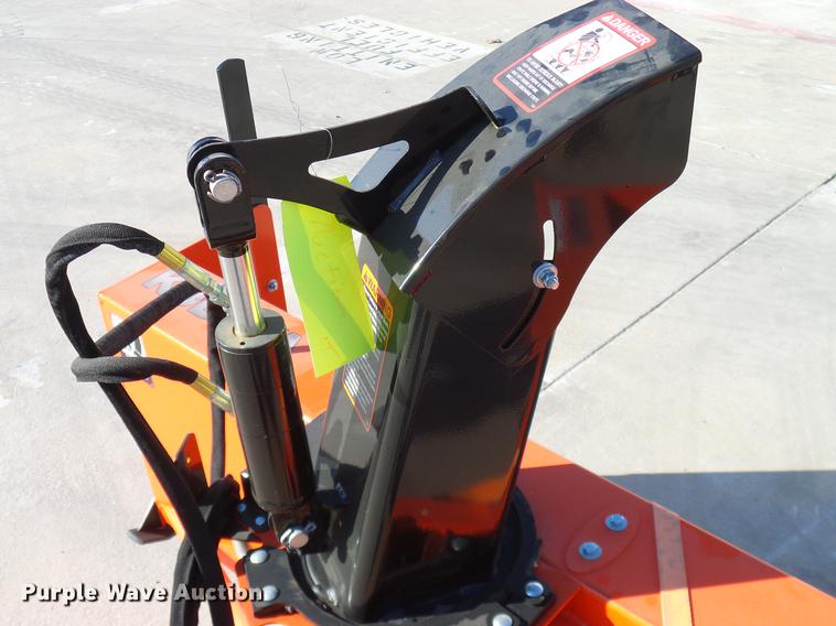 Kubota V5296 snow blower in Grapevine, TX Item AZ9311 sold Purple Wave