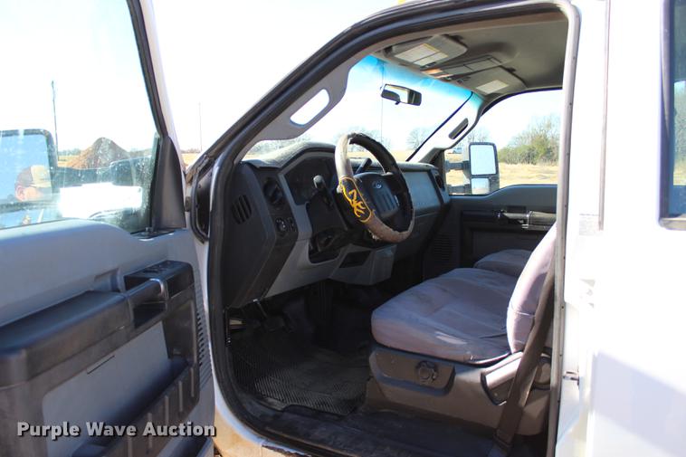 image for item BE9378 2013 Ford F350 Super Duty XL Crew Cab flatbed pickup truck