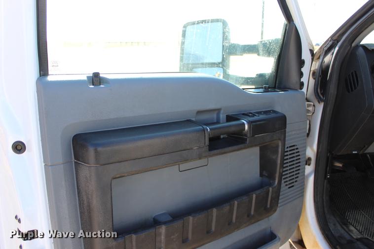 image for item BE9378 2013 Ford F350 Super Duty XL Crew Cab flatbed pickup truck