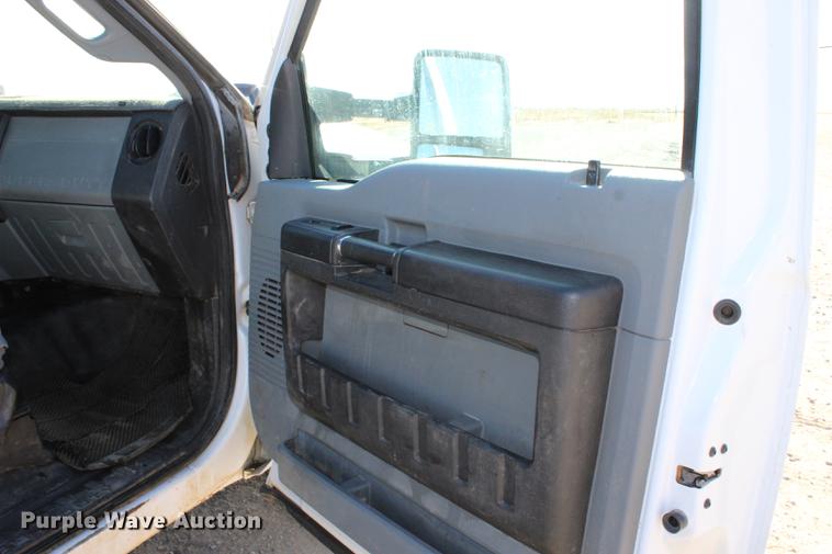 image for item BE9378 2013 Ford F350 Super Duty XL Crew Cab flatbed pickup truck