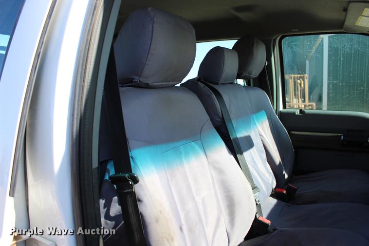 image for item BE9378 2013 Ford F350 Super Duty XL Crew Cab flatbed pickup truck