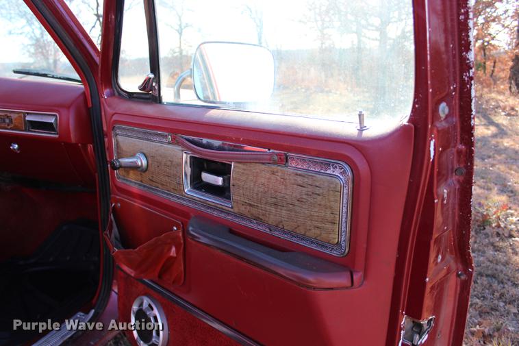 image for item BE9384 1977 Chevrolet Silverado 10 pickup truck