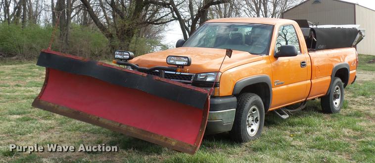image for item BH9284 2005 Chevrolet Silverado 2500HD pickup truck
