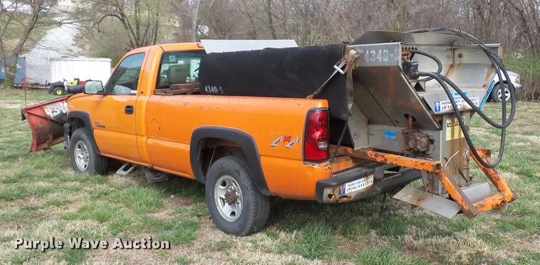 image for item BH9284 2005 Chevrolet Silverado 2500HD pickup truck