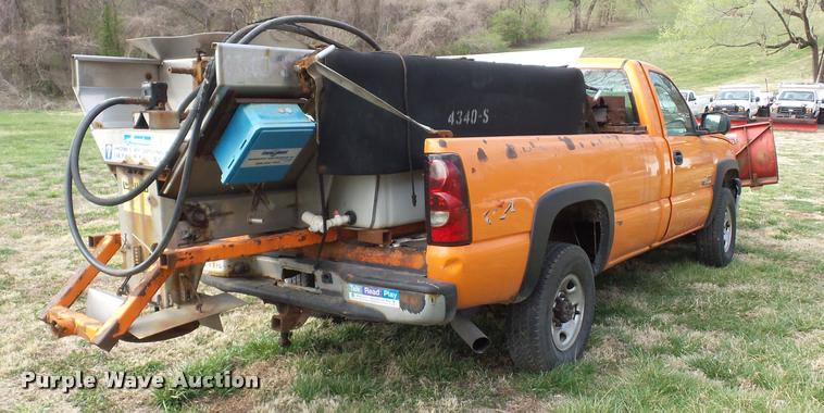 image for item BH9284 2005 Chevrolet Silverado 2500HD pickup truck