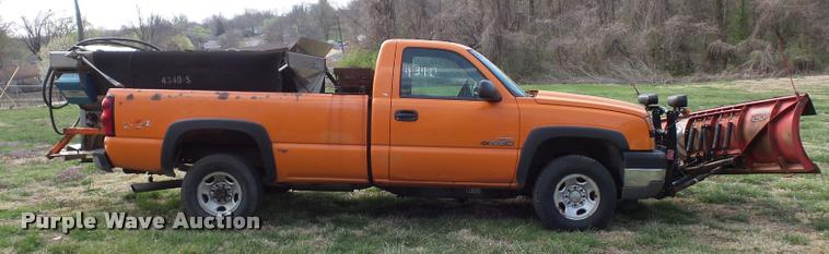 image for item BH9284 2005 Chevrolet Silverado 2500HD pickup truck