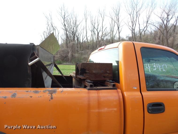 image for item BH9284 2005 Chevrolet Silverado 2500HD pickup truck