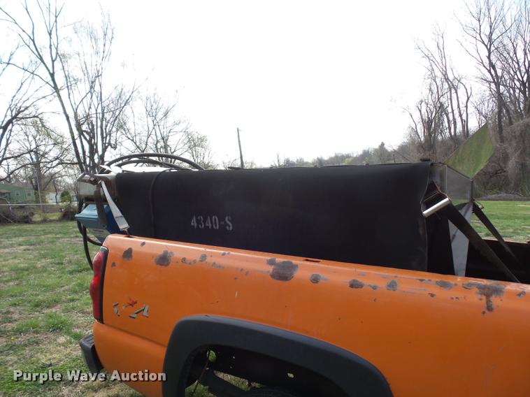 image for item BH9284 2005 Chevrolet Silverado 2500HD pickup truck