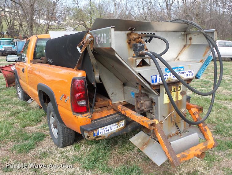 image for item BH9284 2005 Chevrolet Silverado 2500HD pickup truck