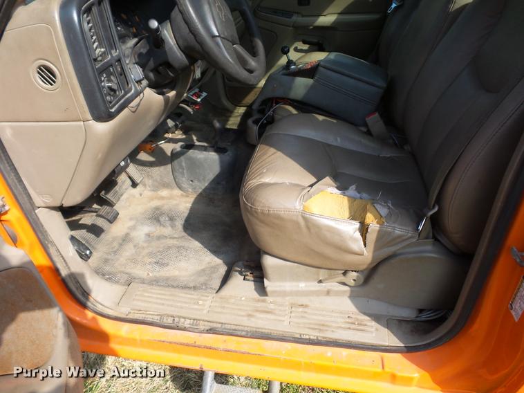 image for item BH9284 2005 Chevrolet Silverado 2500HD pickup truck