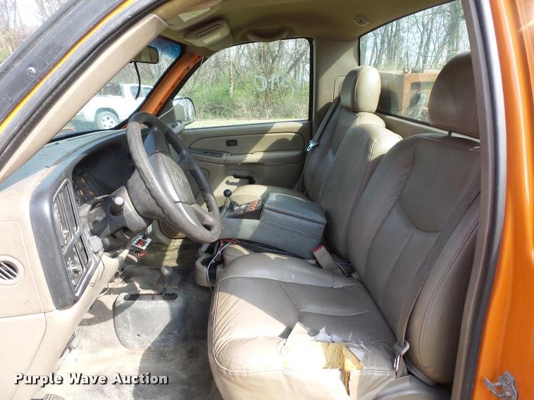 image for item BH9284 2005 Chevrolet Silverado 2500HD pickup truck