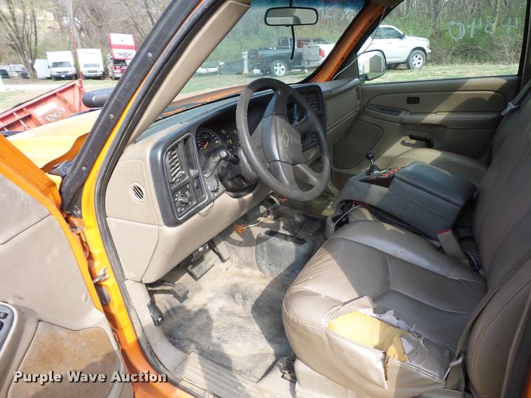 image for item BH9284 2005 Chevrolet Silverado 2500HD pickup truck