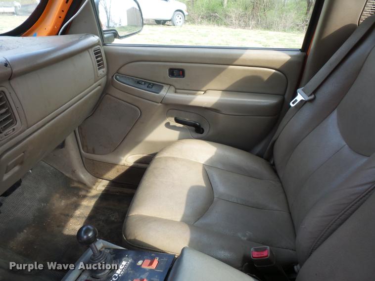 image for item BH9284 2005 Chevrolet Silverado 2500HD pickup truck