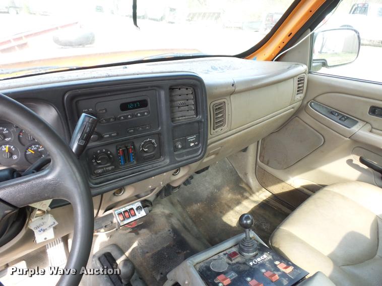 image for item BH9284 2005 Chevrolet Silverado 2500HD pickup truck