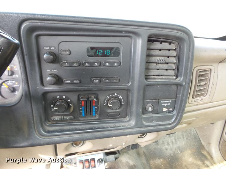image for item BH9284 2005 Chevrolet Silverado 2500HD pickup truck
