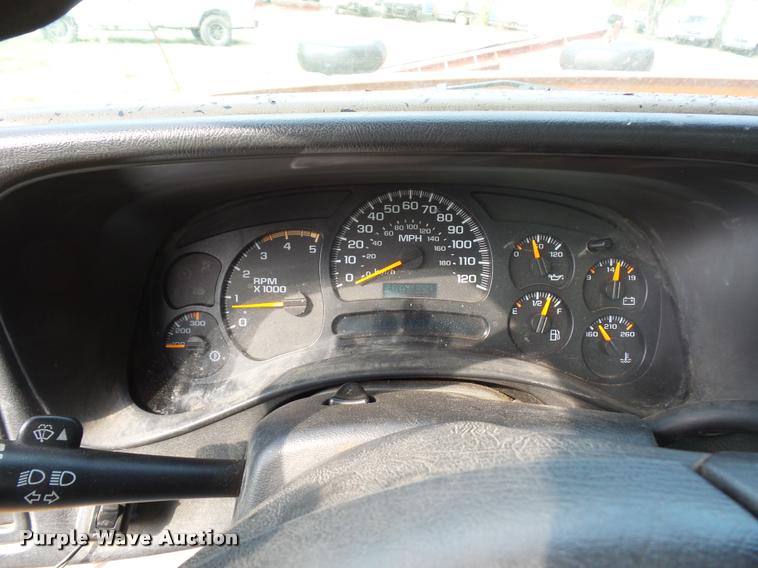 image for item BH9284 2005 Chevrolet Silverado 2500HD pickup truck