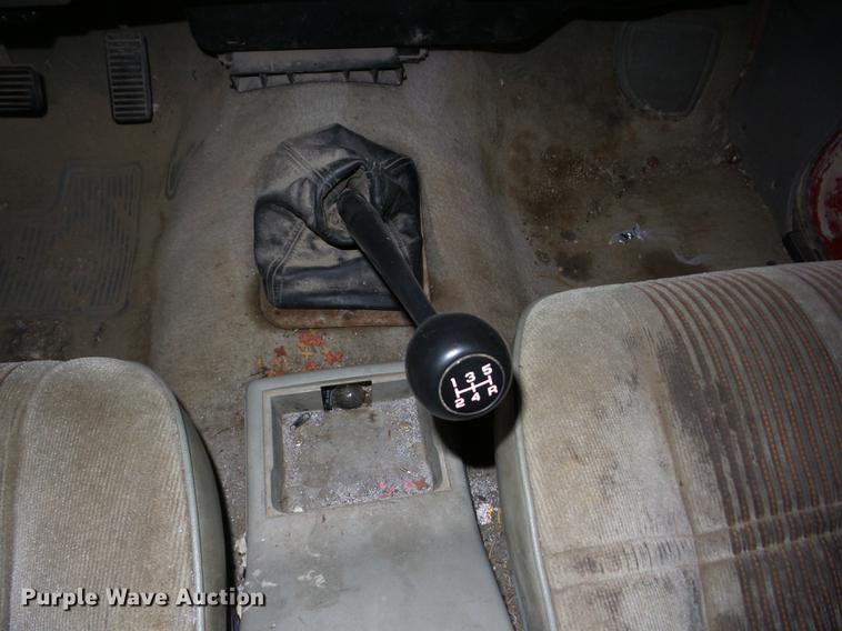 image for item BI9565 1992 GMC Sonoma Club Coupe pickup truck