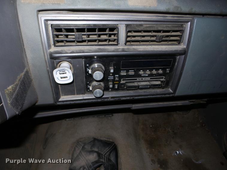 image for item BI9565 1992 GMC Sonoma Club Coupe pickup truck