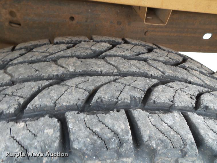 image for item BJ9921 2000 Chevrolet 3500 pickup truck