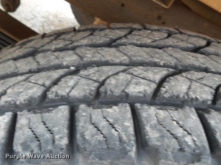 image for item BJ9921 2000 Chevrolet 3500 pickup truck