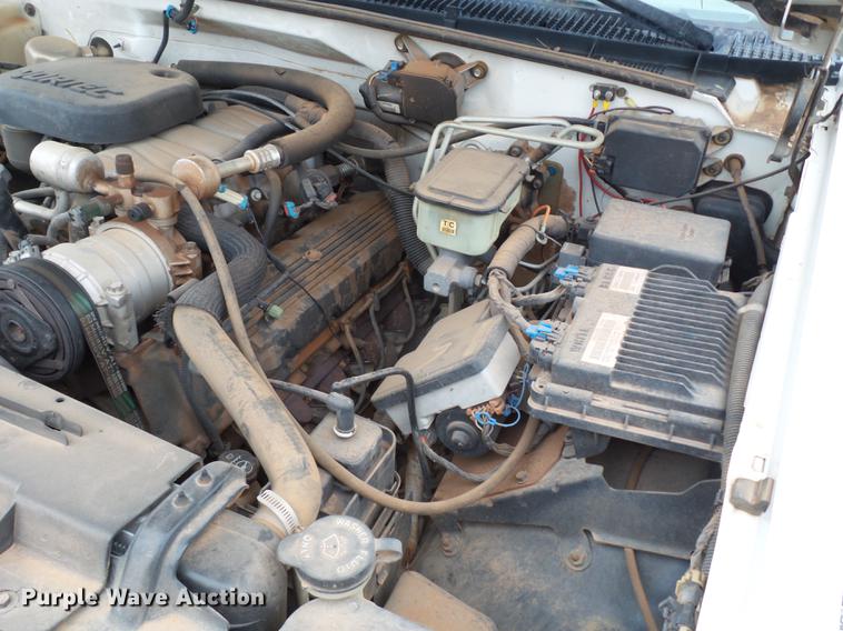 image for item BJ9921 2000 Chevrolet 3500 pickup truck