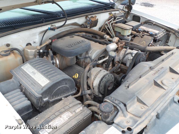 image for item BJ9921 2000 Chevrolet 3500 pickup truck