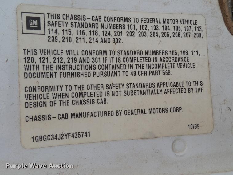 image for item BJ9921 2000 Chevrolet 3500 pickup truck