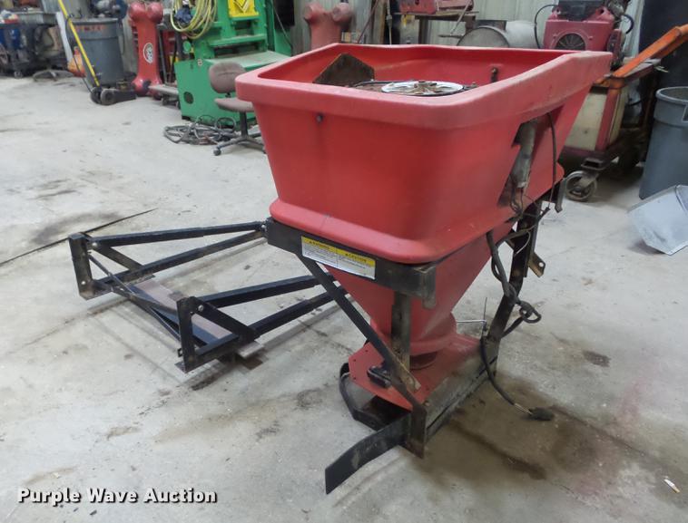 image for item CC9699 2004 Western Pro-Flo spreader