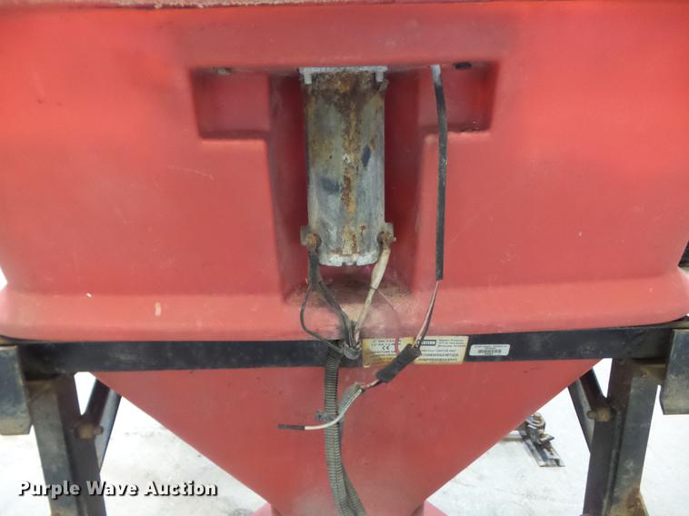 image for item CC9699 2004 Western Pro-Flo spreader