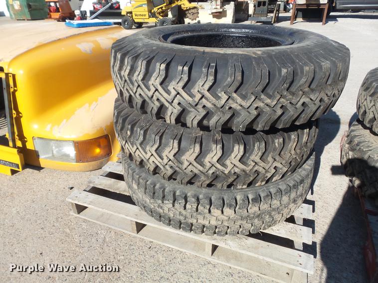 image for item CC9701 (5) 10.00-20 tires and wheels