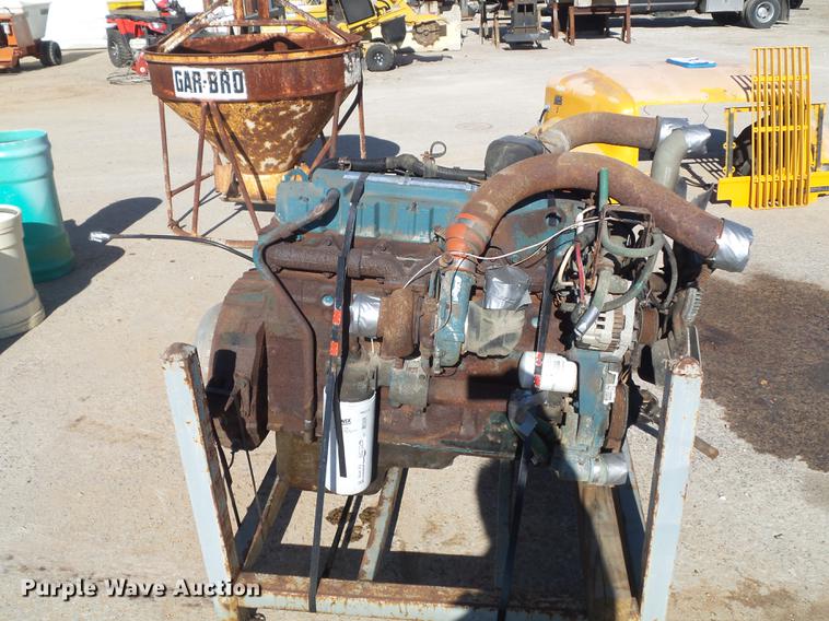 image for item CC9705 1996 International DT466 six cylinder diesel engine