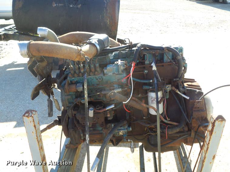 image for item CC9705 1996 International DT466 six cylinder diesel engine