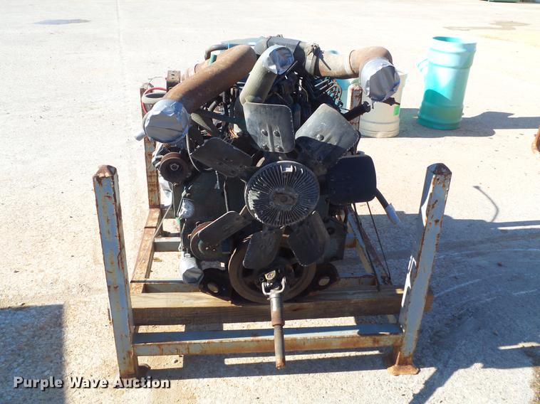 image for item CC9705 1996 International DT466 six cylinder diesel engine