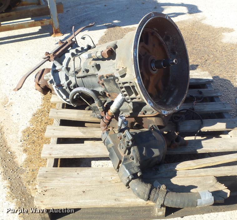 image for item CC9705 1996 International DT466 six cylinder diesel engine