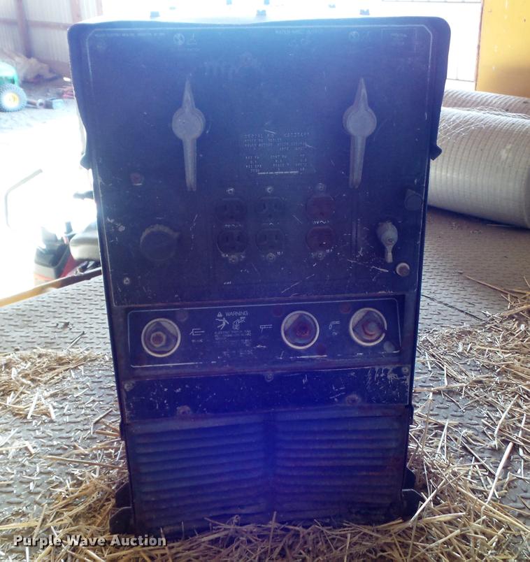 image for item CC9712 Miller Bobcat 225G AC/DC welder/generator