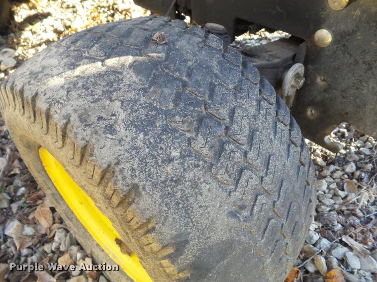 image for item CC9714 2001 John Deere 425 lawn mower