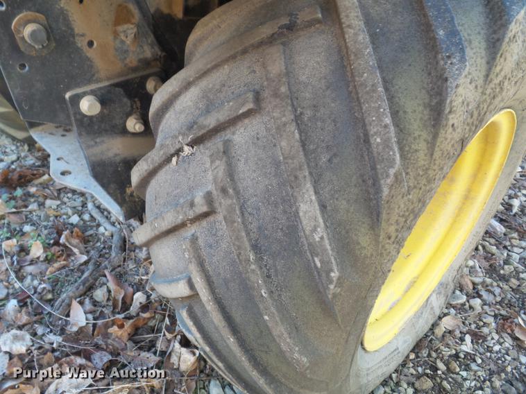 image for item CC9714 2001 John Deere 425 lawn mower