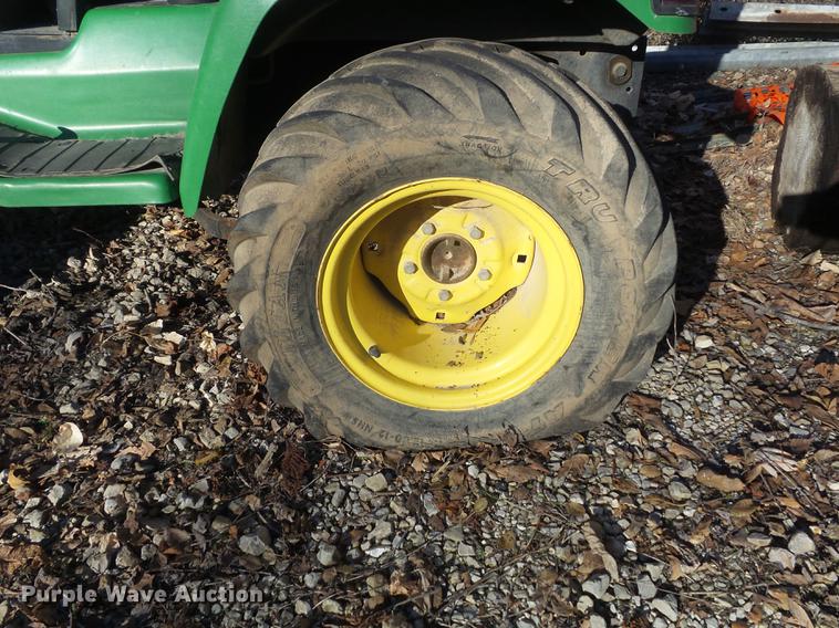 image for item CC9714 2001 John Deere 425 lawn mower