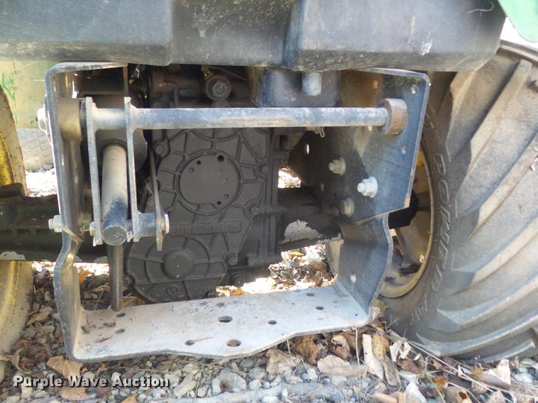 image for item CC9714 2001 John Deere 425 lawn mower