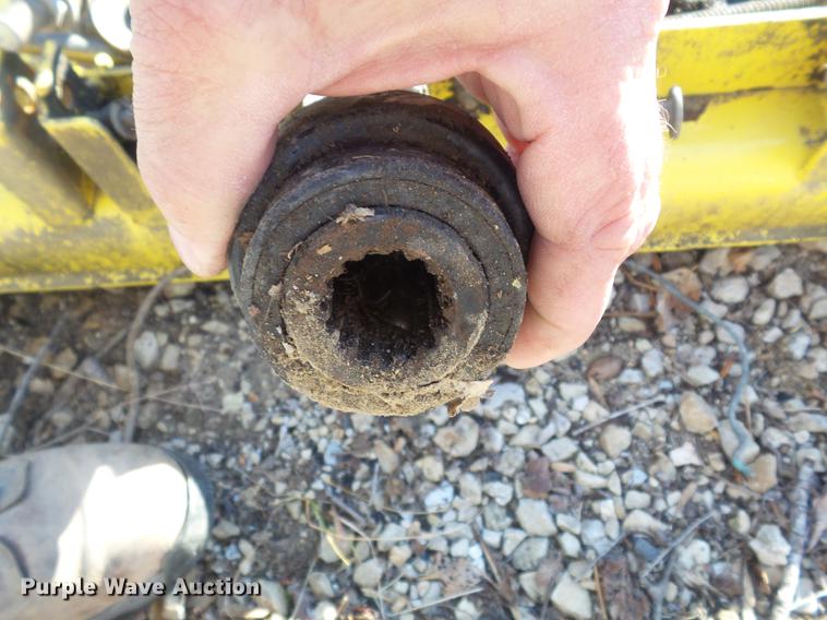 image for item CC9714 2001 John Deere 425 lawn mower