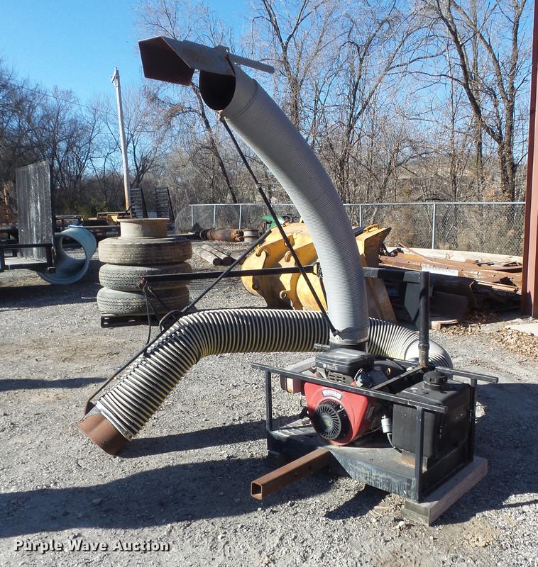 image for item CC9715 Trac-vac 2116 leaf vacuum