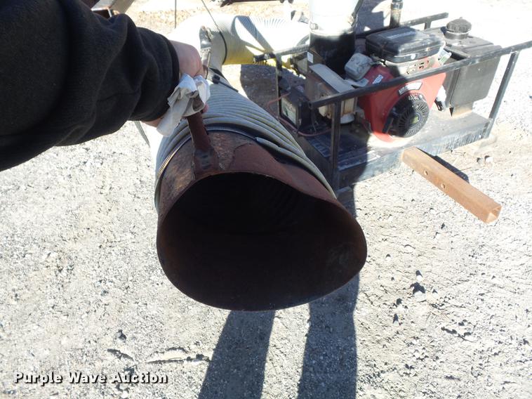 image for item CC9715 Trac-vac 2116 leaf vacuum