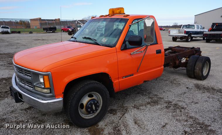 image for item DA1465 1999  Chevrolet 3500 pickup truck cab and chassis
