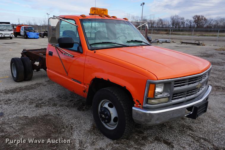 image for item DA1465 1999  Chevrolet 3500 pickup truck cab and chassis