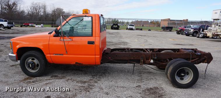 image for item DA1465 1999  Chevrolet 3500 pickup truck cab and chassis