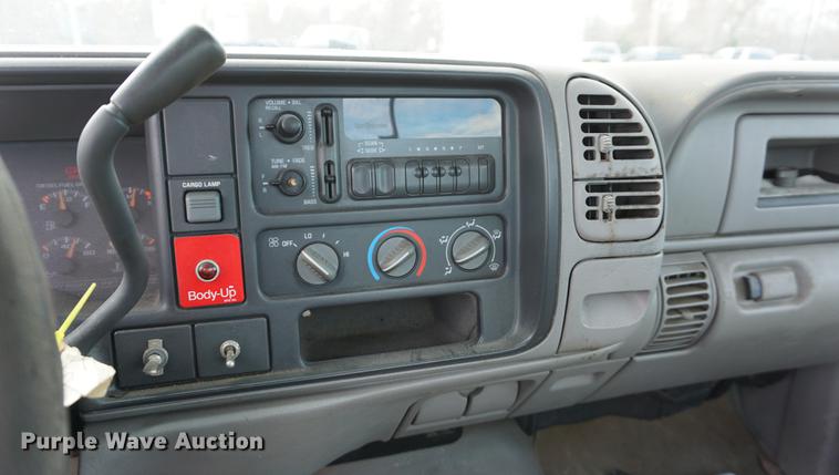 image for item DA1465 1999  Chevrolet 3500 pickup truck cab and chassis