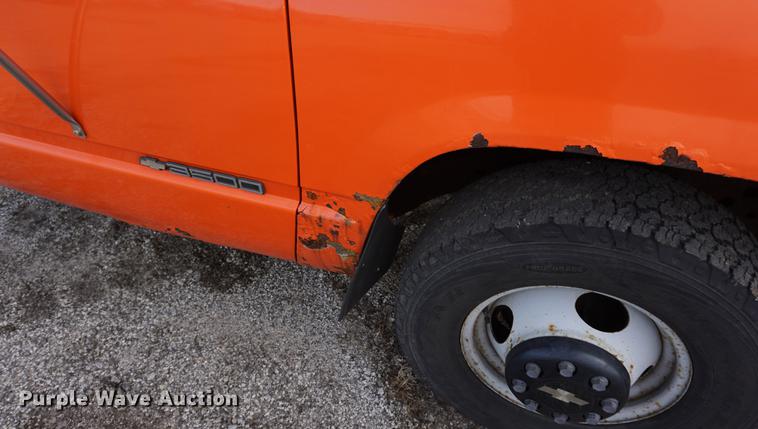 image for item DA1465 1999  Chevrolet 3500 pickup truck cab and chassis