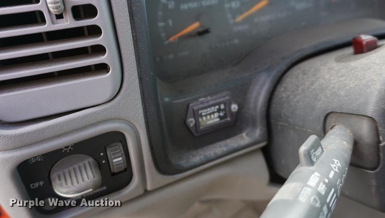 image for item DA1465 1999  Chevrolet 3500 pickup truck cab and chassis