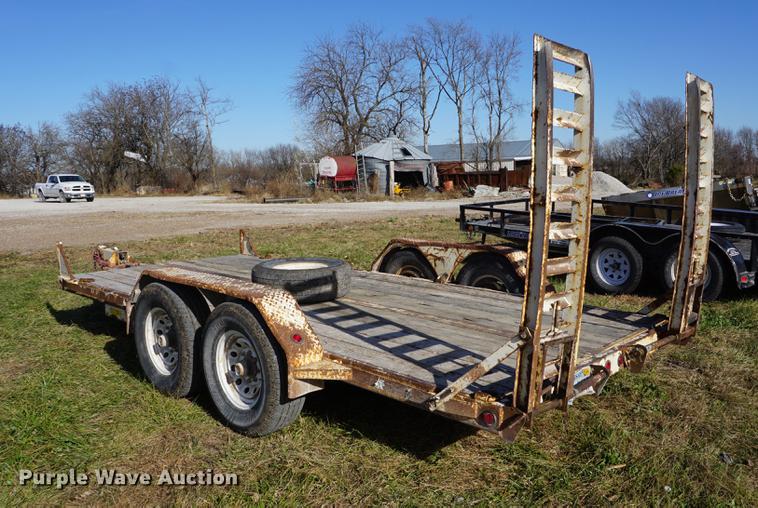 image for item DA1472 2001 Titan utility trailer
